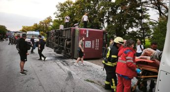 Під Кам’янським перекинувся пасажирський автобус: загинув чоловік