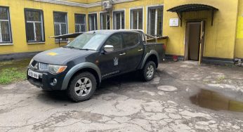 Кам’янські освітяни передали черговий автомобіль українським захисникам