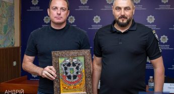 У Камʼянському вітали поліцейських із професійним святом (відео)