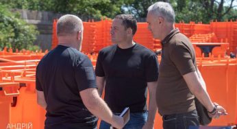 У Кам’янському замінять зношені мусорні контейнери (відео)