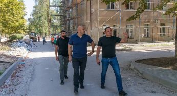 У Кам’янському ліквідовують наслідки обстрілу: місто отримує допомогу та готується до відновлення
