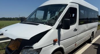 На Дніпропетровщині перекинувся рейсовий автобус з пасажирами: є постраждалі