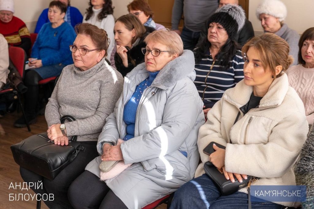 Мешканці Кам’янського поспілкувалися з головним енергетиком області (відео)