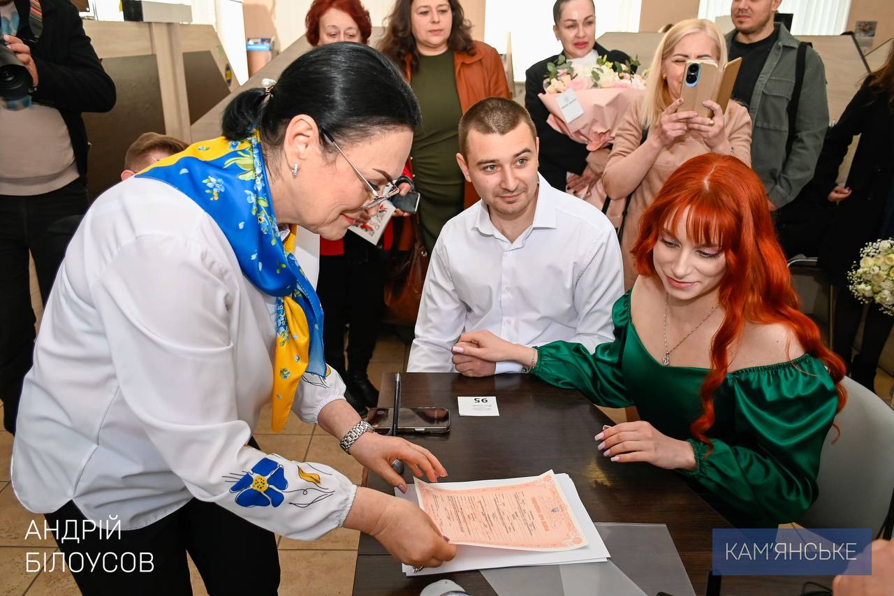Відтепер у кам’янському ЦНАПі можна зареєструвати шлюб (відео)